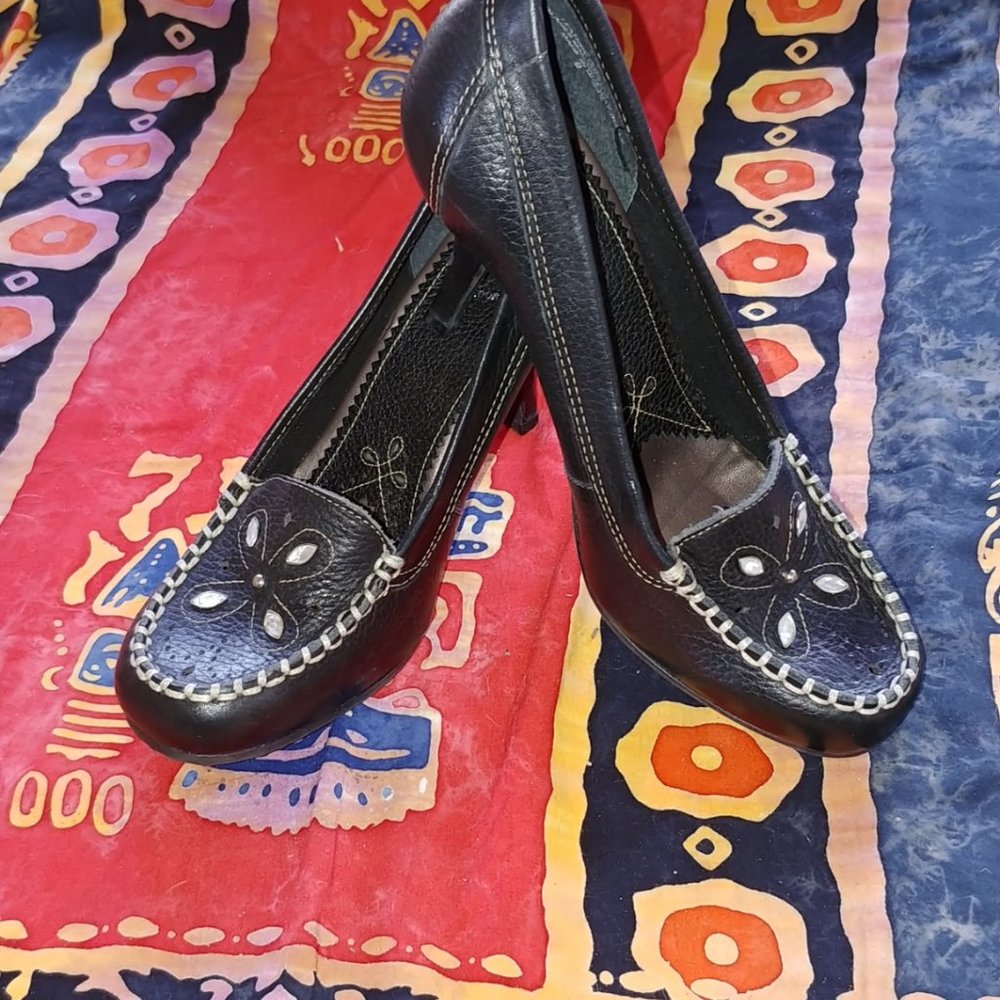 Report Caress Black Leather Heels SZ  9